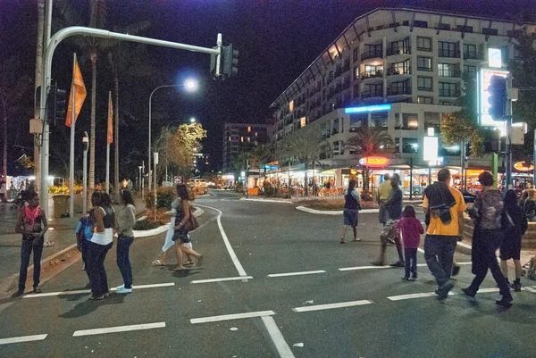 Cairns, Australien - jul 23: stadens gator på natten den 23 juli, 20 — Stockfoto