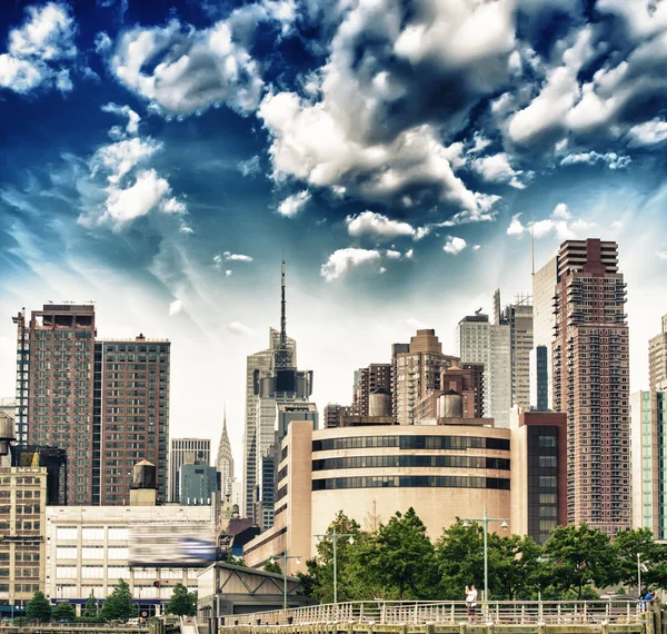 New york. Doğu tarafındaki şehir gökdelenlerin çarpıcı görünüm — Stok fotoğraf