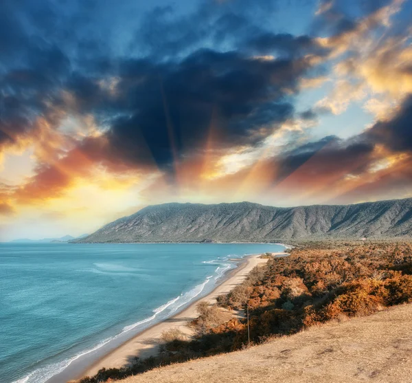 Queensland, Avustralya. güzel sahil renklere günbatımı Zamanı — Stok fotoğraf