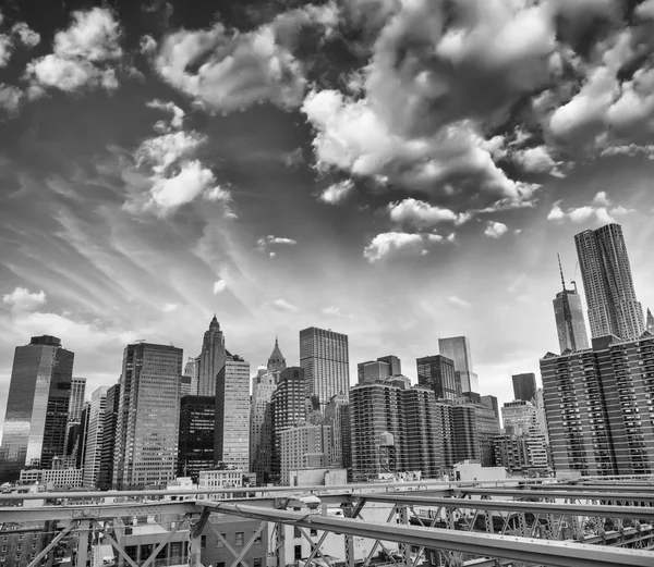 Sunset in New York. Stunning skyline of Manhattan from Brooklyn — Stock Photo, Image