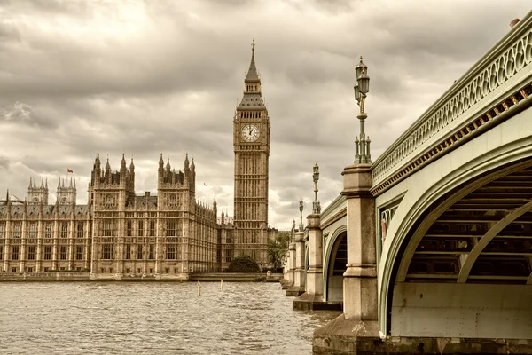 Excelente vista da Ponte Westminster e Casas do Parlamento, Lo — Fotografia de Stock