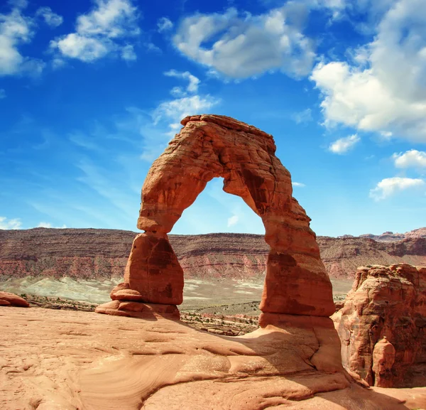 Delicato arco nel Parco Nazionale degli Archi - Utah, USA — Foto Stock