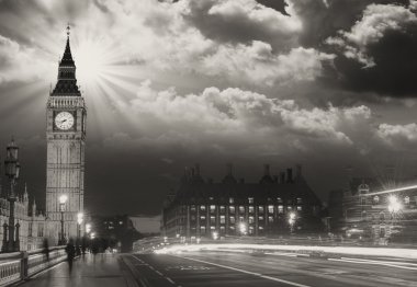 Sunset'te Westminster Köprüsü'nden Big Ben'in güzel renkleri -
