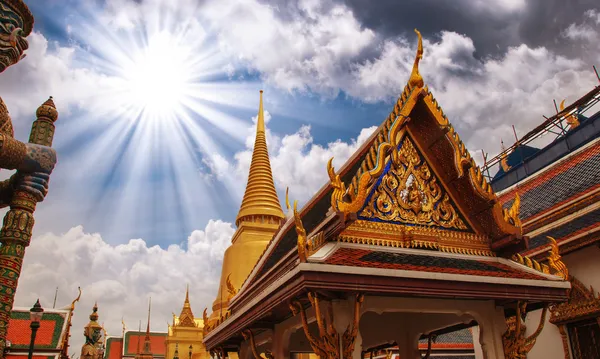 Thailand. Beautiful colors of Famous Bangkok Temple - Wat Pho — Stock Photo, Image