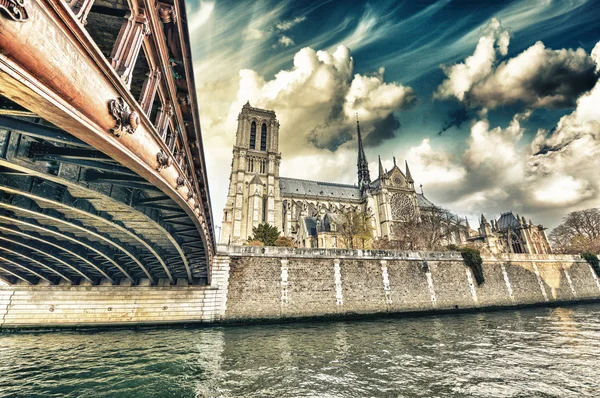 Paris. Beautiful view of Notre Dame Cathedral — Stock Photo, Image