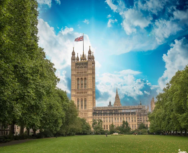Palais de Westminster (Chambres du Parlement) avec Tour Victoria — Photo