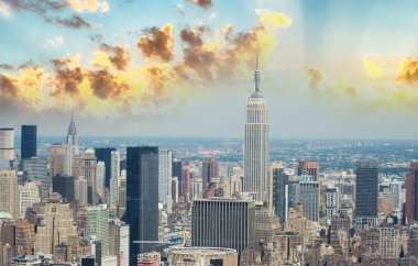 New york. midtown Manhattan'ın ünlü binaları ile havadan görünümü