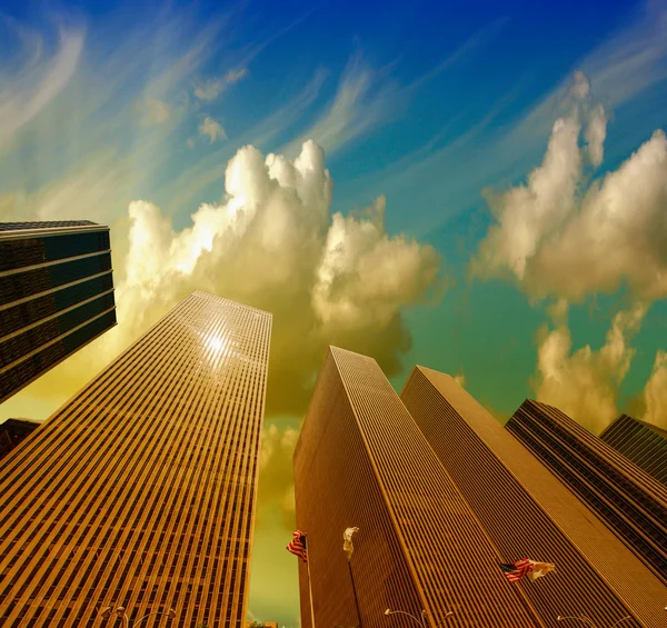 Πολυόροφο κτίριο ουρανοξύστες στην οικονομική περιοχή — Φωτογραφία Αρχείου