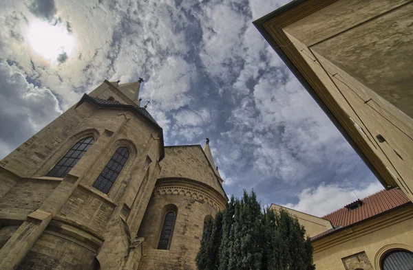 Prag tipik eski ortaçağ mimarisi — Stok fotoğraf