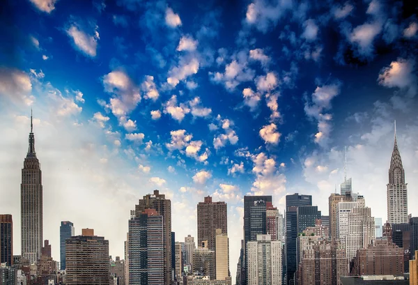 曼哈顿中城的美丽日落鸟瞰图 — 图库照片