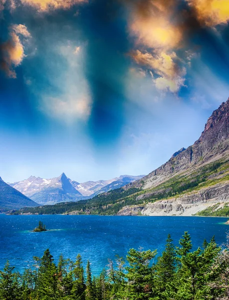 Sjön av Glaciärnationalpark, montana — Stockfoto