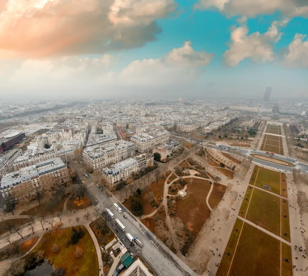 Paris. Luftaufnahme von Gebäuden und Gärten — Stockfoto