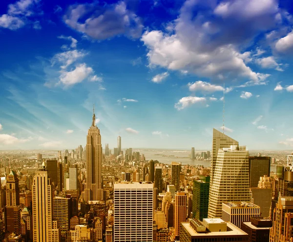 Maravillosa vista aérea del horizonte de Midtown Manhattan al atardecer — Foto de Stock