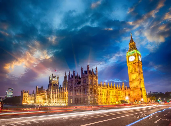 Palác při západu slunce, Londýn. Westminsterský palác — Stock fotografie