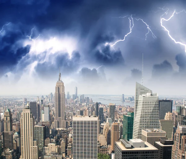 Storm and lightning in New York City — Stock Photo, Image