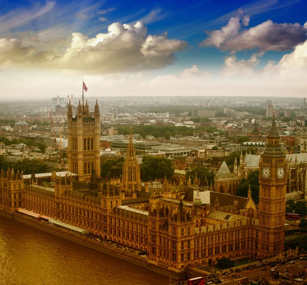 London. underbar solnedgång färger över stadens landmärken — Stockfoto