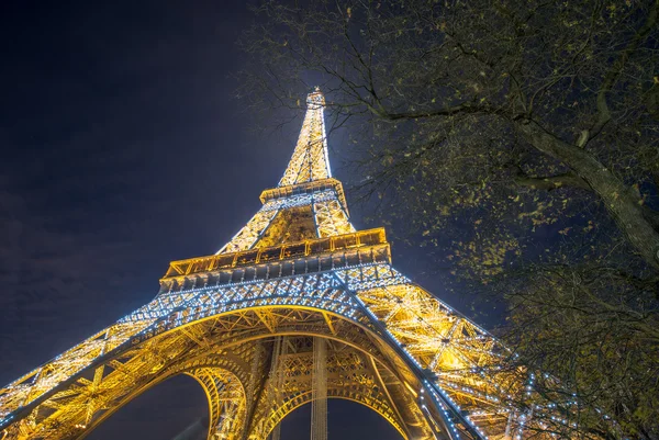Spectacle de performance lumineuse de la Tour Eiffel au crépuscule — Photo