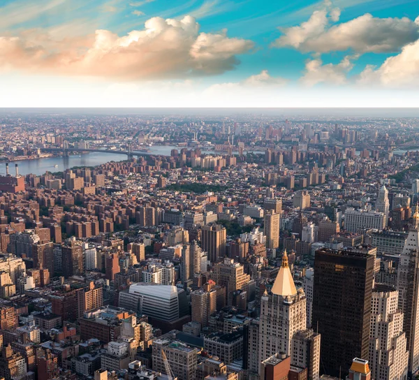 Luchtfoto van gramercy en -oosten dorp bij zonsondergang — Stockfoto