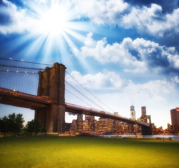 Brooklyn bridge park görüldüğü gibi brooklyn Köprüsü'nün