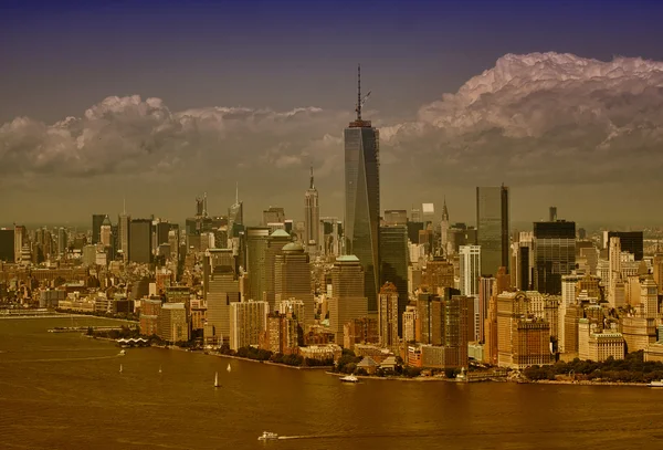 Manhattan, New York. Wonderful city skyline — Stock Photo, Image