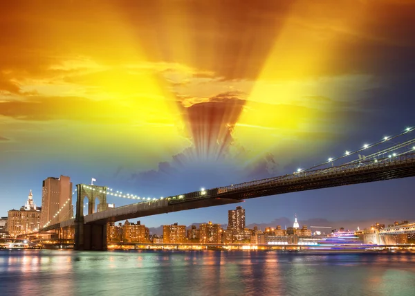 New York Skyline at dusk — 图库照片