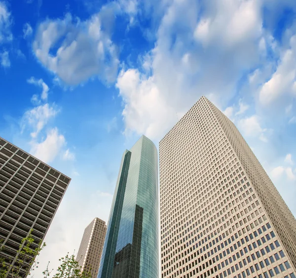 Skyscrapers, upward view from street level — Stock Photo, Image