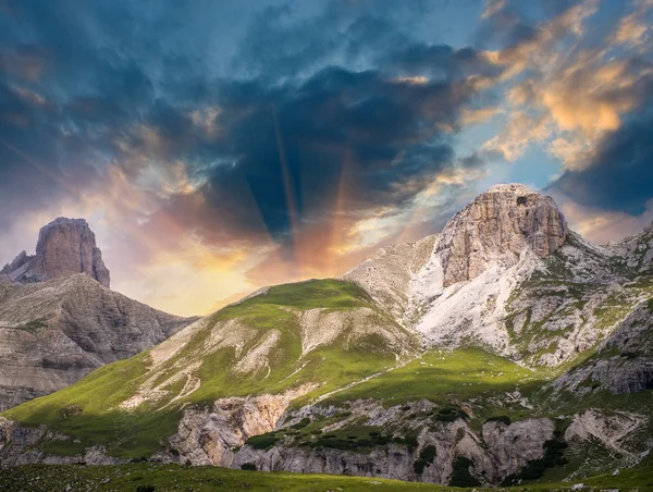 Dolomites의 여름 색깔 — 스톡 사진