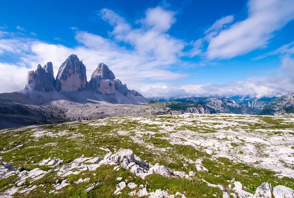 Tre cime di Lavaredo /, tři horské vrcholy — Stock fotografie
