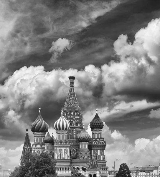 Voorspraak kathedraal (st. basil's) van het kremlin van Moskou — Stockfoto