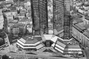 gece skyline frankfurt