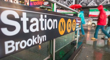 New york şehri. Manhattan metro işaret ve yol tarifi