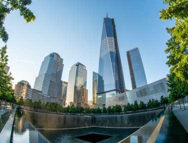 Yeni gökdelenler ile NYC 9,11 Anıtı