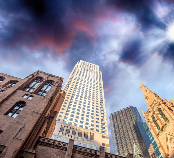 Viejos rascacielos de Nueva York . — Foto de Stock