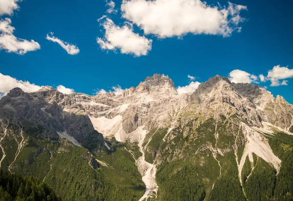 Şaşırtıcı alpin peyzaj — Stok fotoğraf