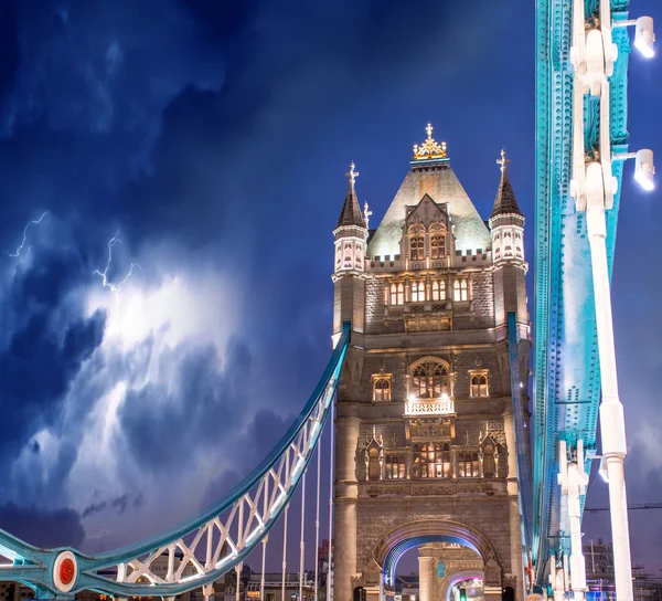 타워 브릿지-런던 — 스톡 사진