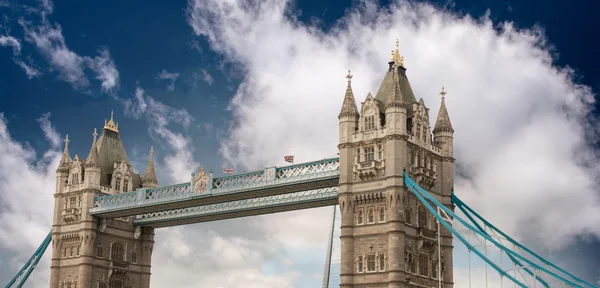 Londres. Tower Bridge al atardecer — Foto de Stock