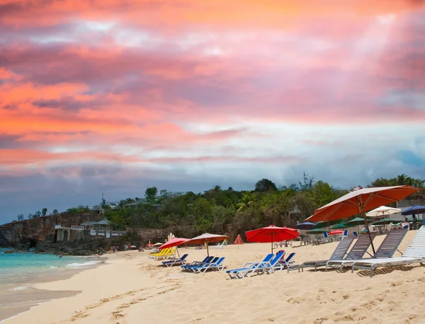 Playa de Saint Maarten al atardecer, Antillas Holandesas — Foto de Stock