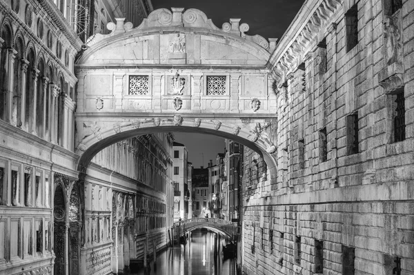 Seufzerbrücke in der Nacht — Stockfoto