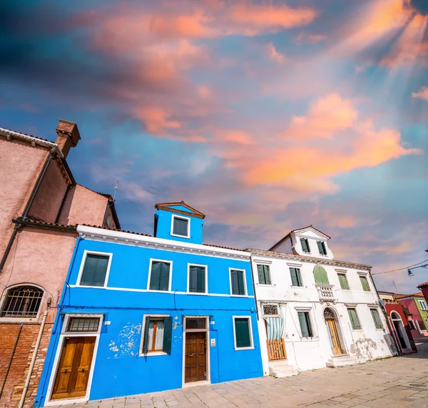 Ljusa färger i burano. — Stockfoto