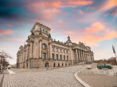 Berlin 'deki Reichstag binası