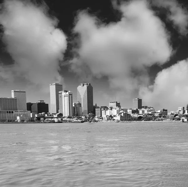 New orleans från Mississippifloden — Stockfoto