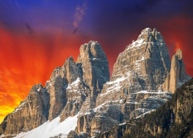 dolomites yüksek dorukları.