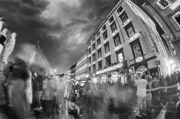 Lungarni en Pisa durante el festival de San Ranieri Luminaria —  Fotos de Stock