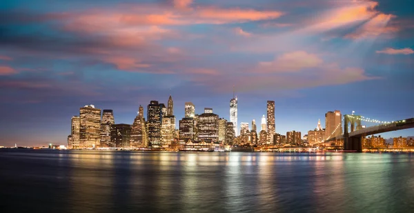 Manhattan à noite — Fotografia de Stock