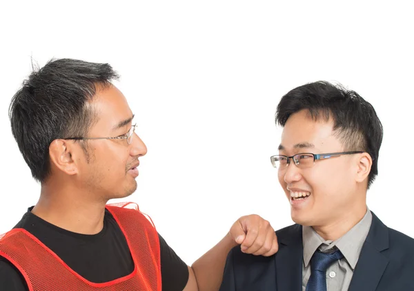 Asiatico lavoratore e capo scherzo e sorridente insieme, felice con re — Foto Stock