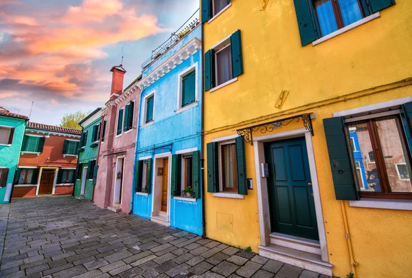Venecia hito, Burano canal de la isla — Foto de Stock