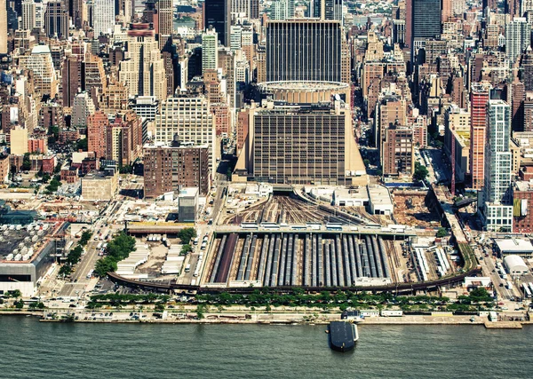 Penn station och Hudsonfloden i manhattan — Stockfoto