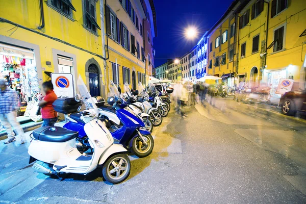 Motorbikes in Pisa Downtown — Stock Photo, Image