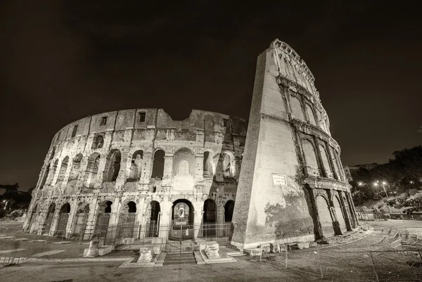 Koloseum nocą, Rome. — Zdjęcie stockowe