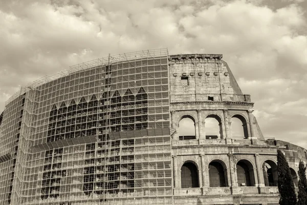 The Colosseum in Rome restore works — Stock Photo, Image